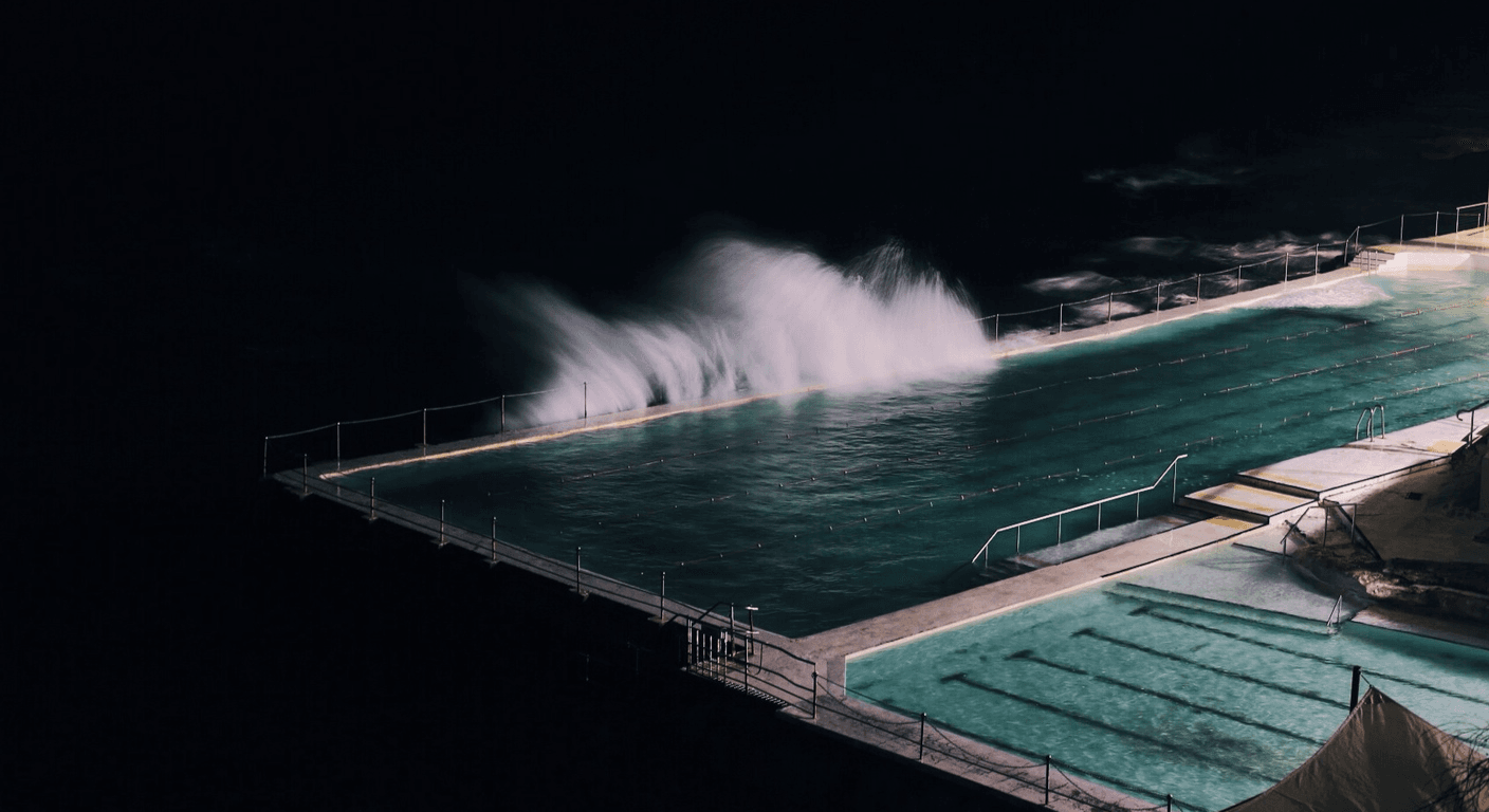 Australia's Ocean Pools and Sea Baths: Swimming with the Horizon